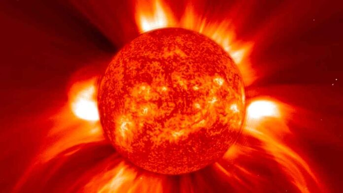 solar storm attacks Earth