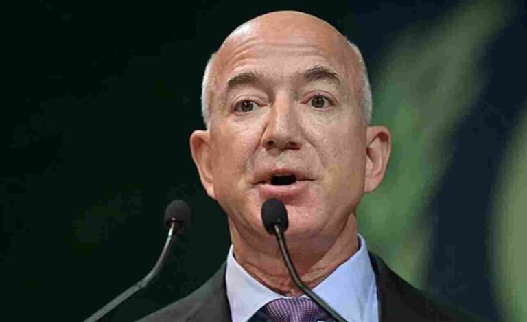 Jeff Bezos bought Amazon share & gifted 69,290; netizens wonder why 