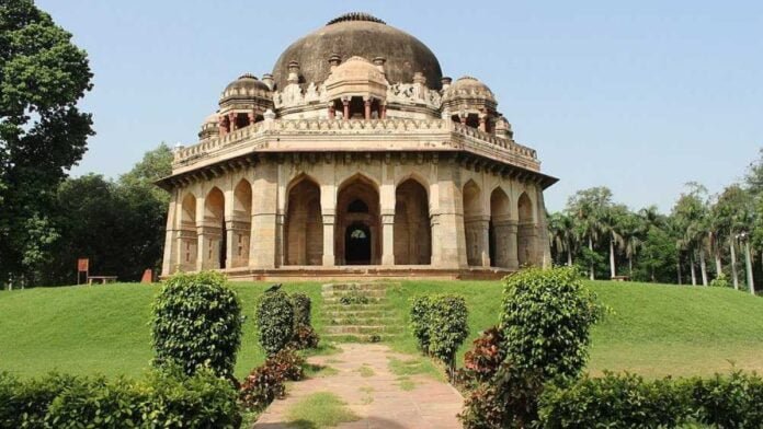 Lodhi Gardens to India Gate Lawns: Must-visit picnic spots in Delhi