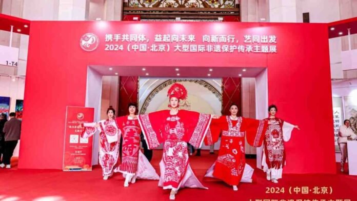 (Exhibition Opening Ceremony)