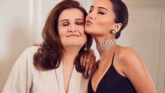 Tara Sutaria Mother