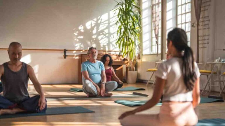 Eat Right for Yoga: Pre and Post-Session Nutrition Tips