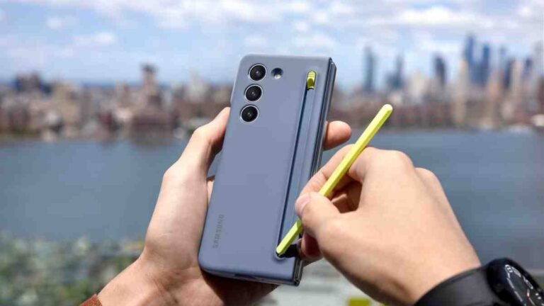 Galaxy Z Fold to Get S-Pen Upgrade? Samsung Reportedly Working on New Tech