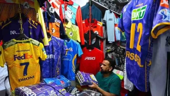 Security Guard Caught Stealing IPL Jerseys
