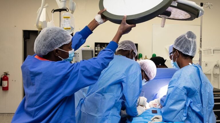Why Surgeons Prefer Green & Blue Mask & Dress: The Science Behind The Colours That Save Lives