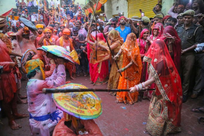 Holi-in-Vrindavan.jpg