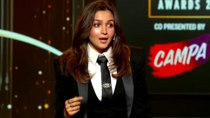 Alia Bhatt Screen Awards hosting